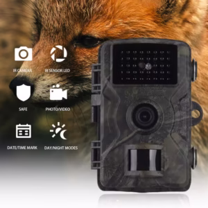 Podroben pogled na lovsko kamero 20MP z gumbi in lečo